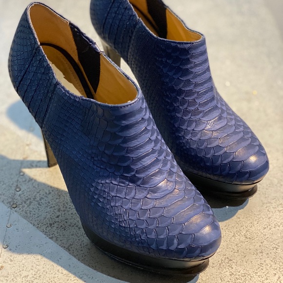 Kenneth Cole Heels - Picture 1 of 6